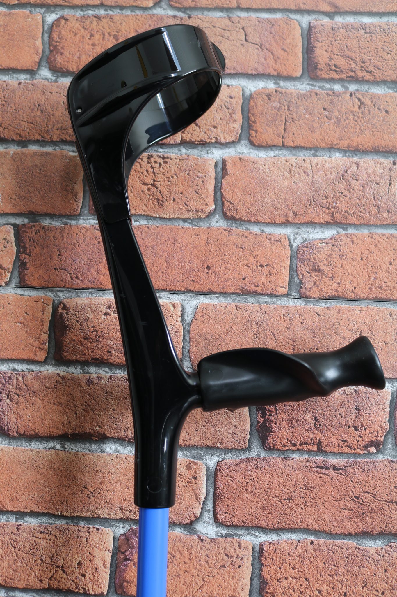 KOWSKY UNITED CLOSED CUFF CRUTCHES (2022) - Custom Crutches